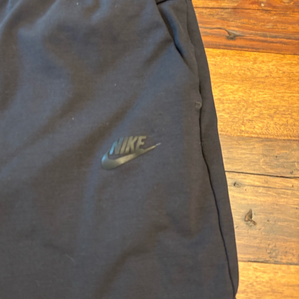 Nike Men’s Tech Essentials Sweat Shorts - Picture 5 of 6
